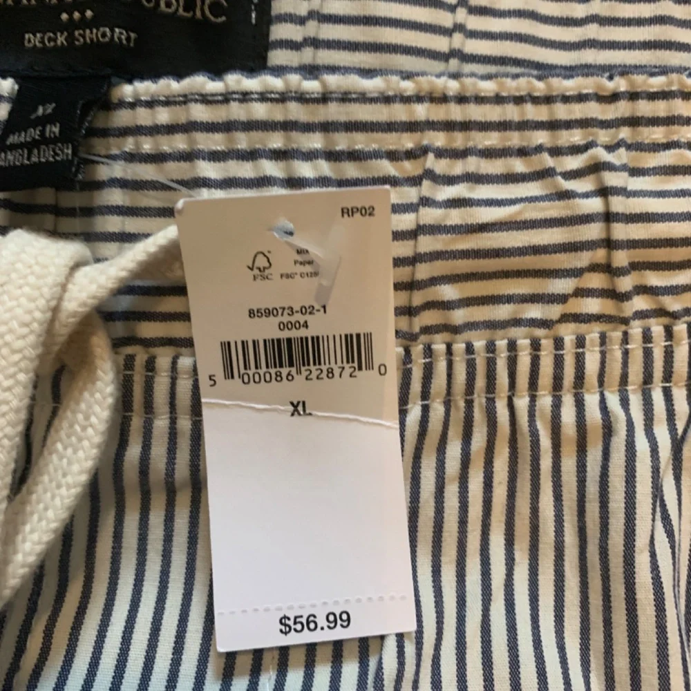 Banana‎ republic men’s deck shorts. NWT. Retail 76